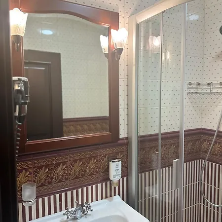 Luxury Boutique Andreevskiy לבוב
