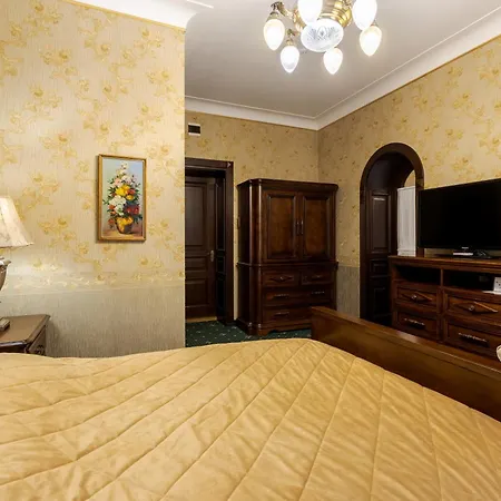 Luxury Boutique Andreevskiy בית הארחה 4*