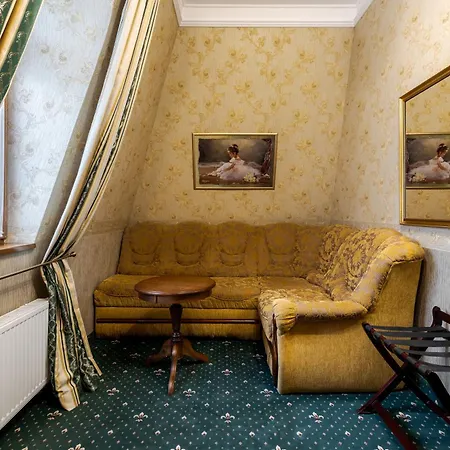 Luxury Boutique Andreevskiy 4* לבוב