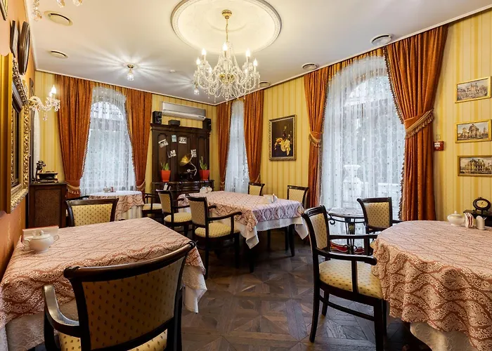 Luxury Boutique Andreevskiy Pensión Leópolis