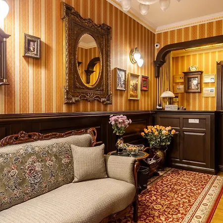 Luxury Boutique Andreevskiy 4*